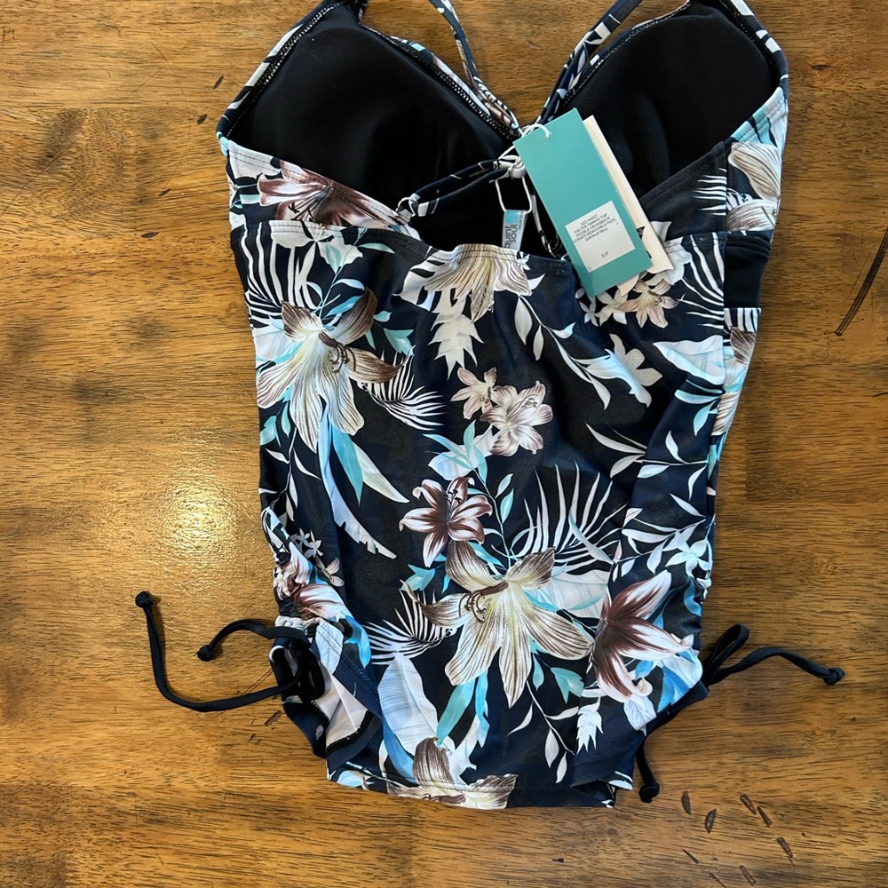 Quintsol Tankini Top - Picture 2 of 2